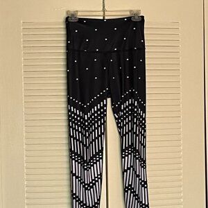 Beyond Yoga Black/White Yoga Pants Size M*